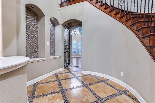 Building Photo - 707 Chateaus Dr