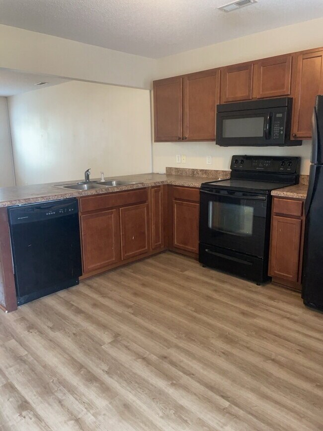 Foto del edificio - Charming 2 Bedroom Townhouse