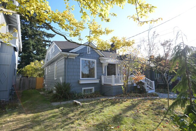 Building Photo - 7526 9th Ave NE