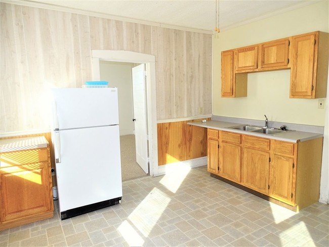 Building Photo - 388 E Sunhill Rd