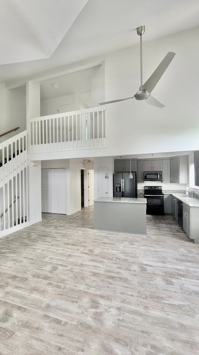 Building Photo - 2929 Ross Dr