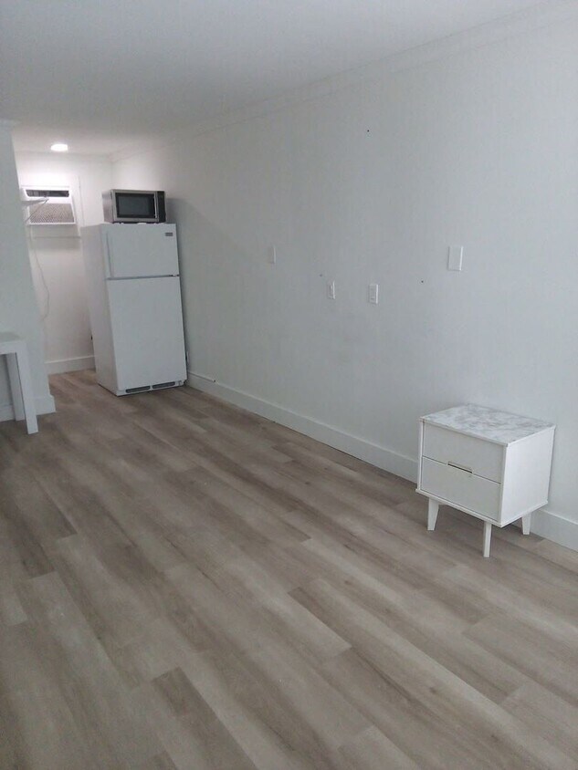 Building Photo - For Rent: Extra Large Studio Unit at Seren...