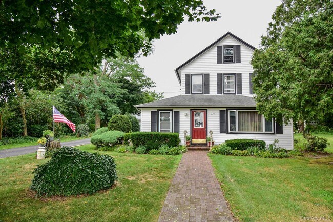 Foto del edificio - 376 Terryville Rd