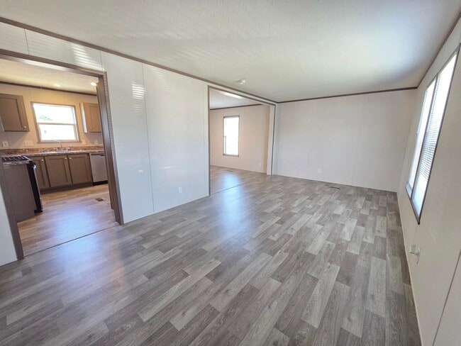 Building Photo - 299 Tamarack