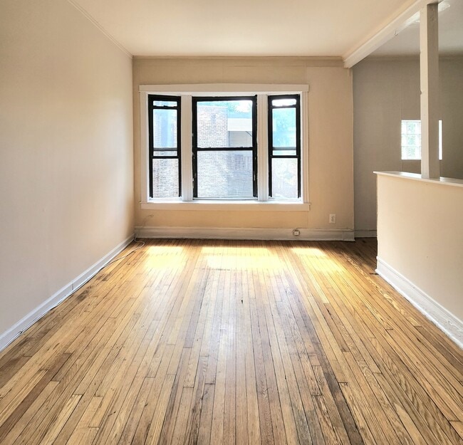 Foto del edificio - 1909 W Foster Ave