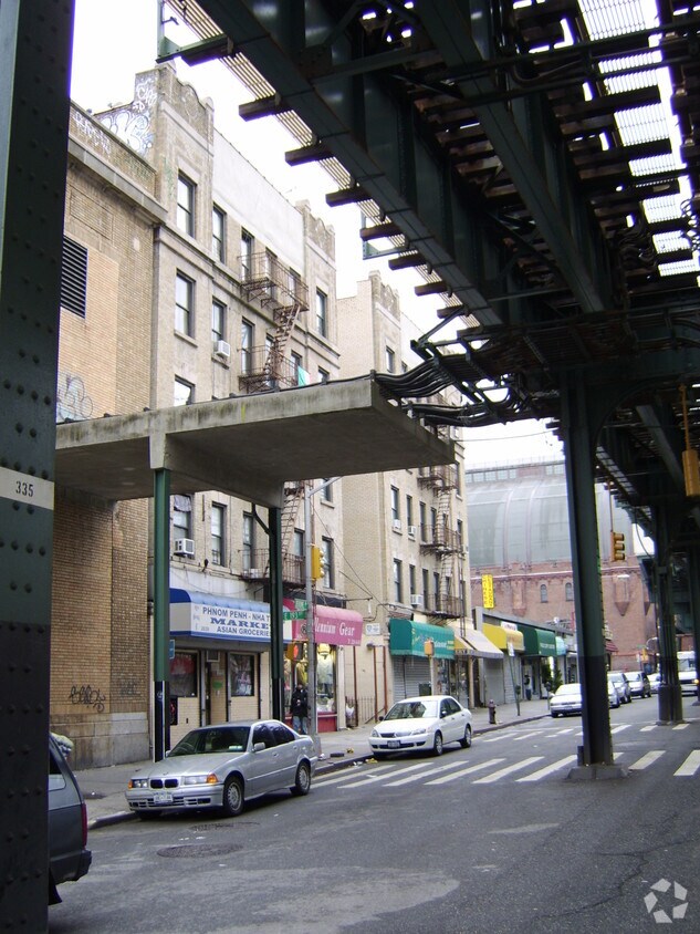 Foto principal - 2639-2641 Jerome Ave