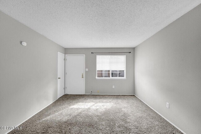 Foto del edificio - 1909 Karen Sue Pl