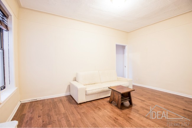 Building Photo - 2913 Foster Avenue #D3R