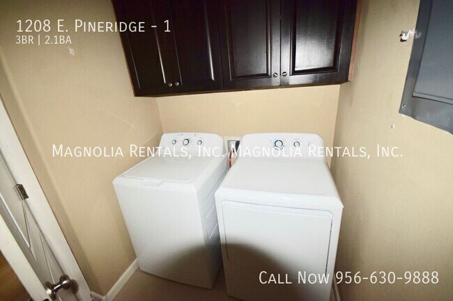 Foto del edificio - 1208 E Pineridge Ave