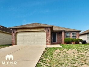 Building Photo - 615 S Mahn Ave