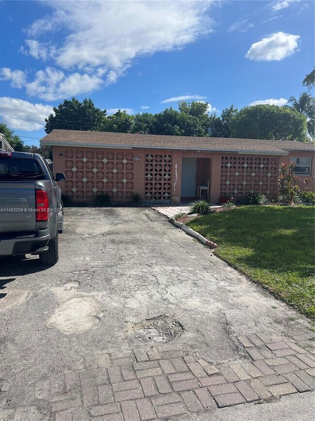 Foto del edificio - 2331 Nassau Dr