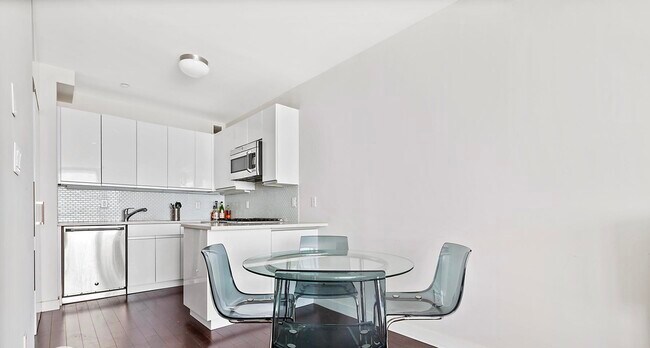 Dining area - 461 W 150th St