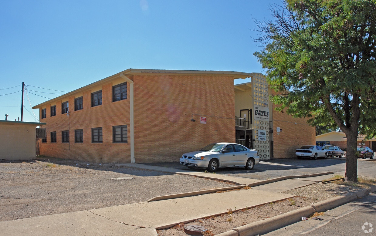 Primary Photo - 5005 Avenue W