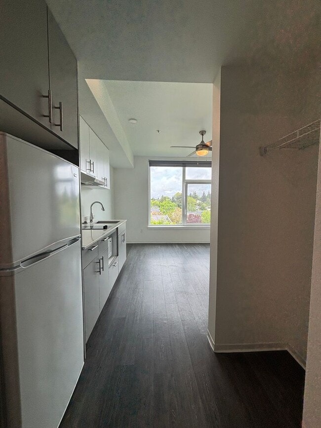 Interior Photo - Koz on Sandy