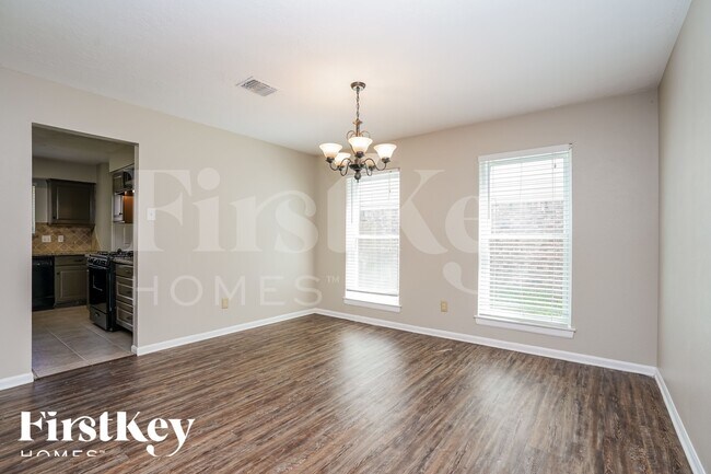 Foto del edificio - 7834 Sunny Ridge Dr