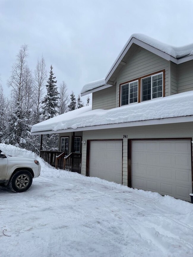 Building Photo - 3 Bedroom, 2.5 Bath Single Family Home