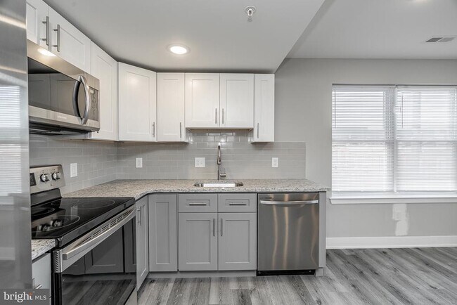 Building Photo - 616 Union St