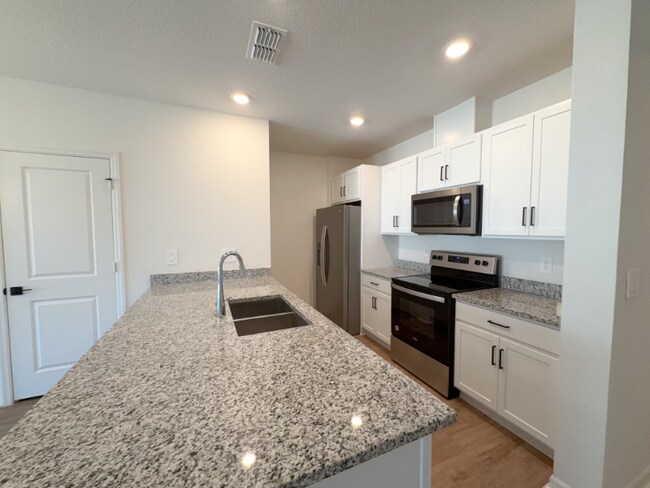 Building Photo - 9419 Westside Hls Dr