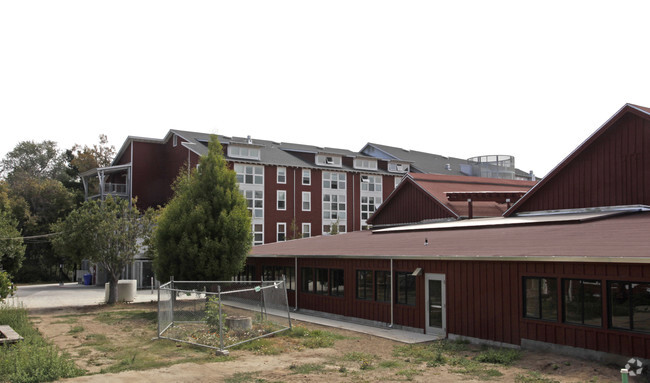 Foto del edificio - Tannery Artist Lofts