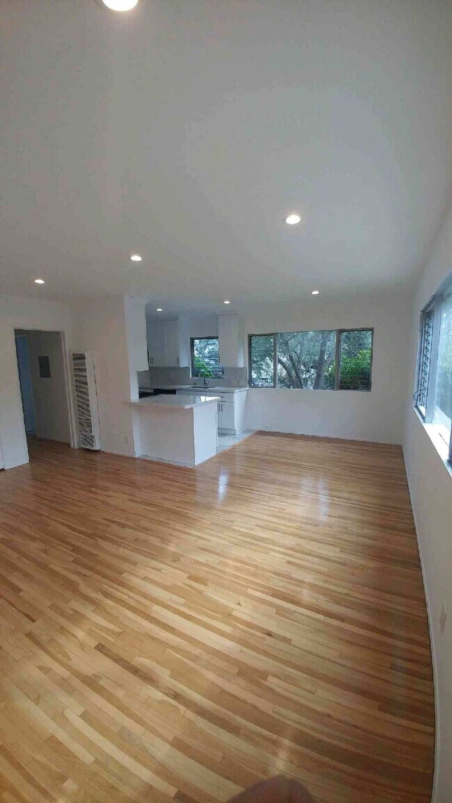 Living/Dining Rooms - 1102 Idaho Ave