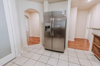 Building Photo - 11818 Canyon Falls Dr