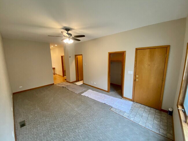 Foto del edificio - 3336 N Lakewood Ave