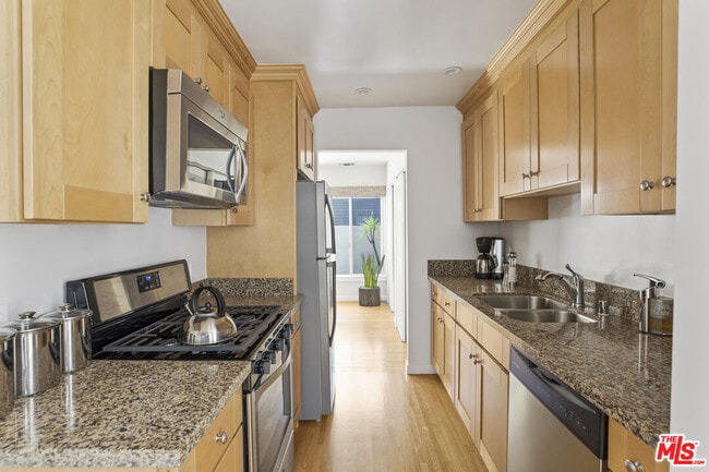 Foto del edificio - 733 Westmount Dr