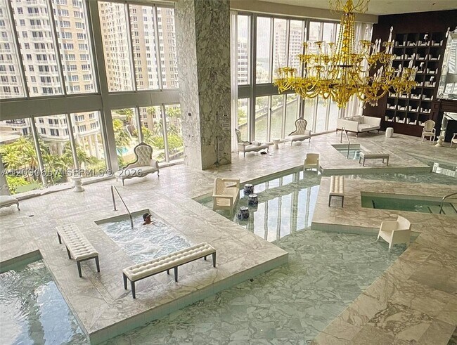 Foto del edificio - 475 Brickell Ave