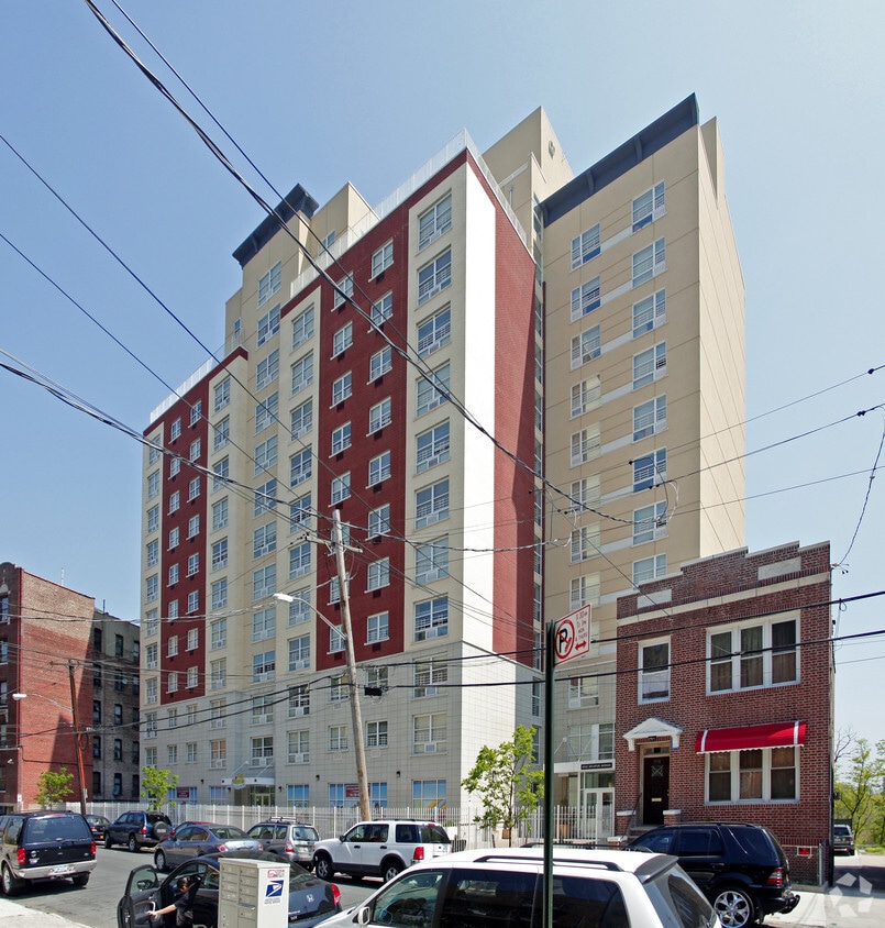 Building Photo - 3322 Decatur Ave