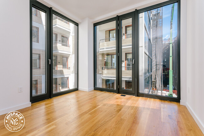 Building Photo - 54 Noll St