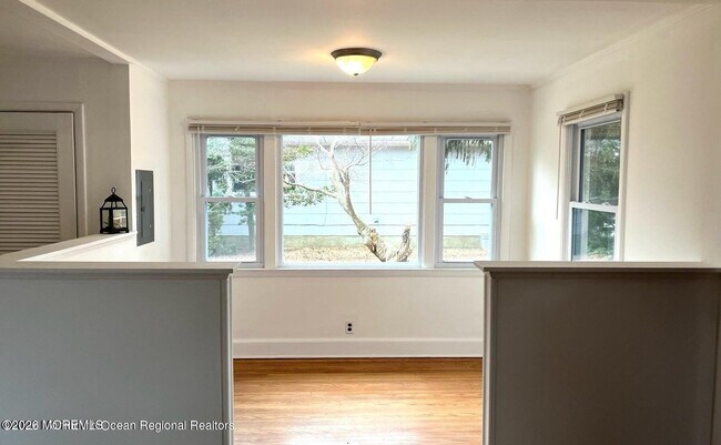 Building Photo - 1608 Bay Ave