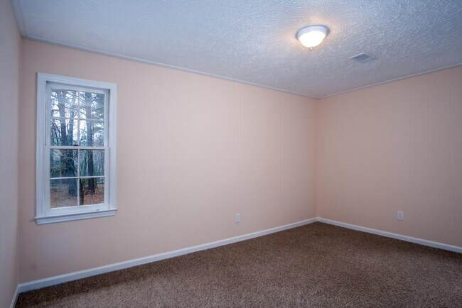 Building Photo - 2563 Valley Hill Dr