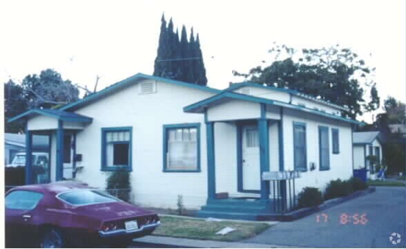 Foto del edificio - 349-357 Franklin Ln