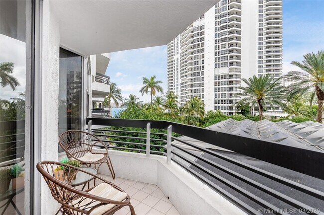 Foto del edificio - 19195 Mystic Pointe Dr