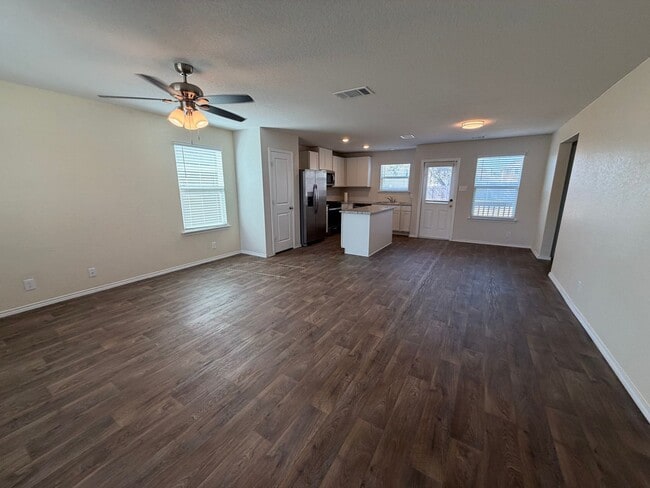 Foto del edificio - Redbird Ranch/ DR Horton Home For rent
