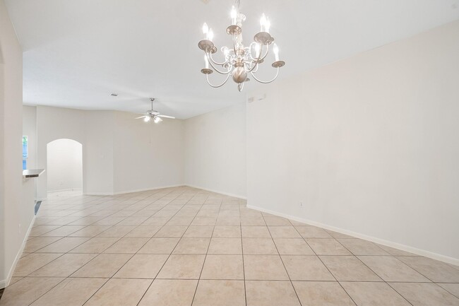 Building Photo - 8027 Daylilly Creek Dr