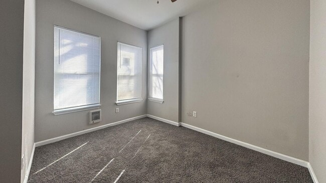 Building Photo - 1038 W Orleans St