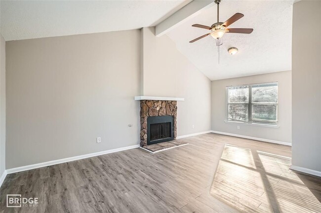 Foto del edificio - 2801 Custer Dr