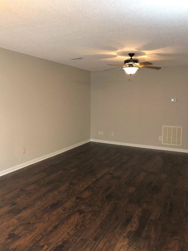 Foto del edificio - 9009 Fountain Brook Ln