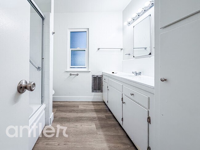 Foto del edificio - 4510 Pinafore St