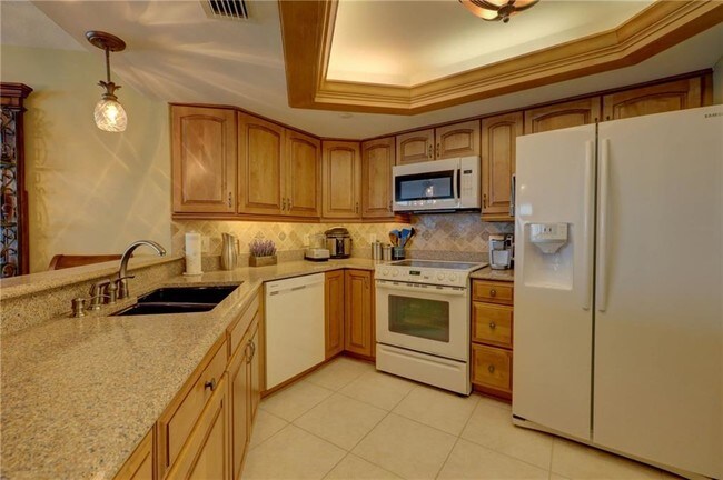 Foto del edificio - 8800 S Ocean Dr