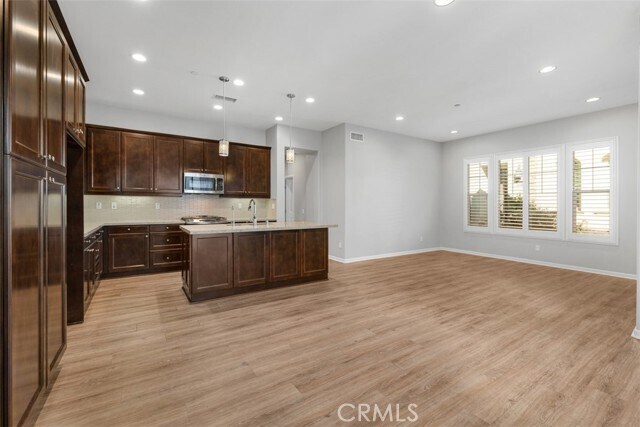 Building Photo - 219 Primrose Dr