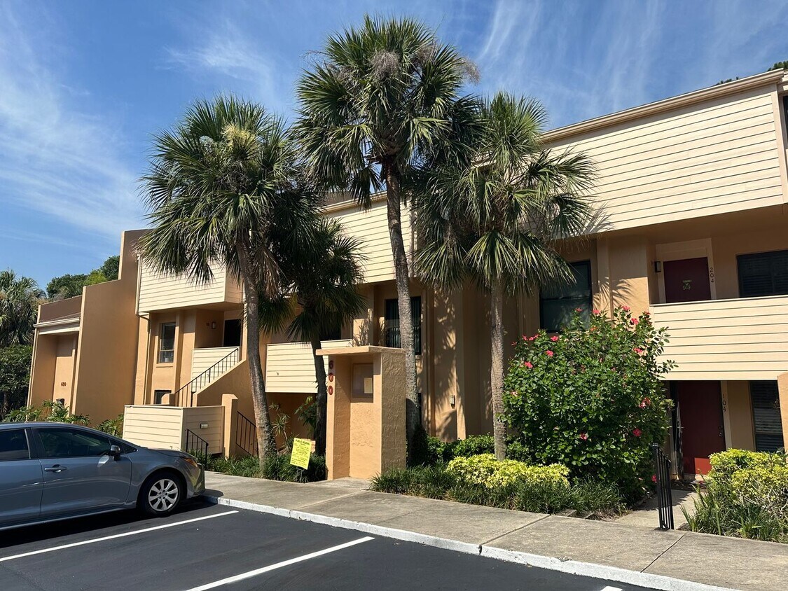 Foto principal - GREAT 2/2 Ground Floor Condo In Cranes Roo...
