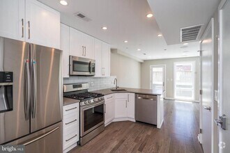 Building Photo - 1436 Clymer St
