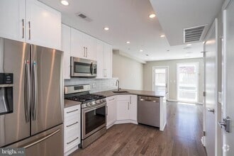 Building Photo - 1436 Clymer St