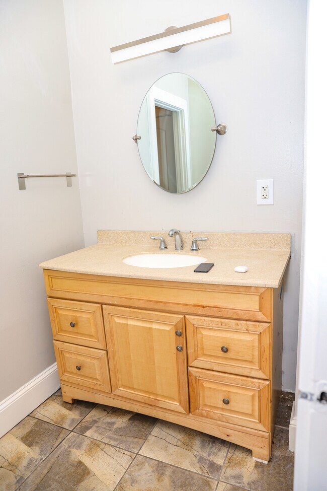 Guest Bathroom - 636 Lawton St SW