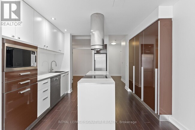 Building Photo - 38-738 Dan Leckie Way