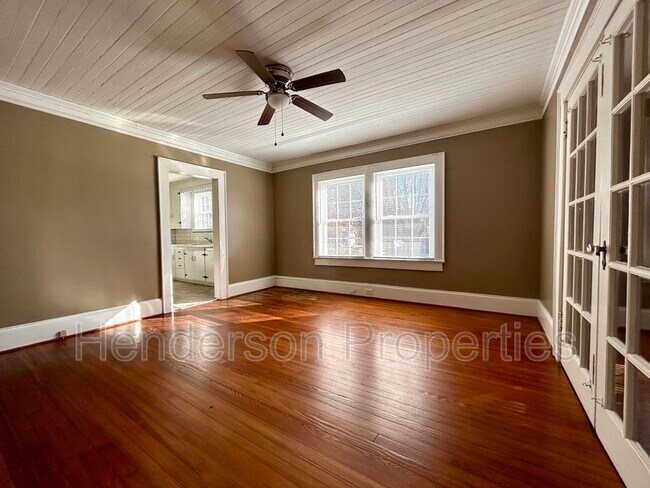 Foto del edificio - 935 Old Charlotte Rd SW