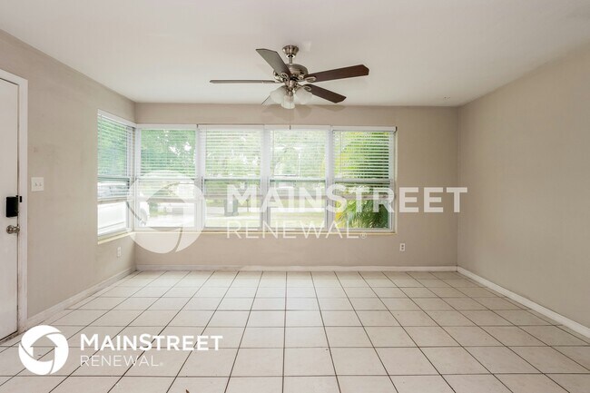 Building Photo - 708 St Lucie Ln