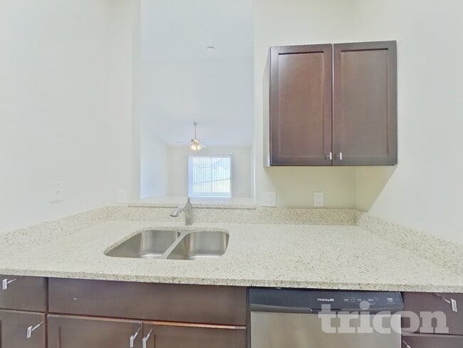 Building Photo - 2107 Flintlock Blvd